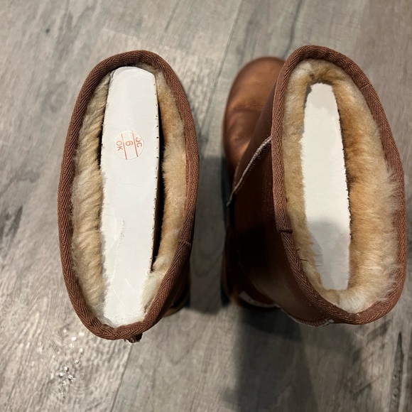 UGG copper mid size boots. Currently unavailable everywhere. Size 8 brand new. - Picture 6 of 8